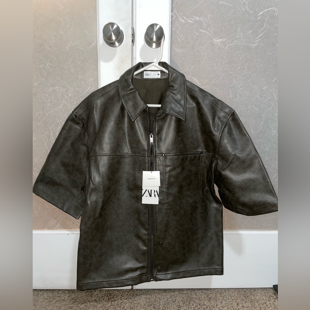 Mens brand new Zara olive faux leather overshirt in large